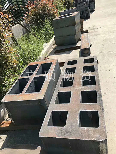 䓰��и���