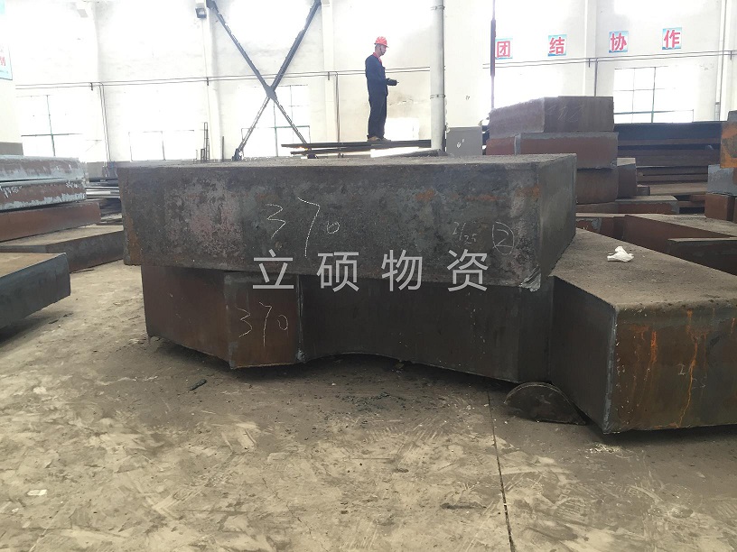 ���䓰��и�